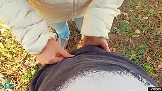 在疯狂户外摩擦后射在我的内裤里