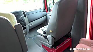 Hey, nenek buat saya liar di jalan pulang hari ini!