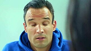 Mamãe Kendra Lust Deseja o Pau Duro de Alex Legends