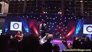 公共舞台极度针刺玩法疼死我了