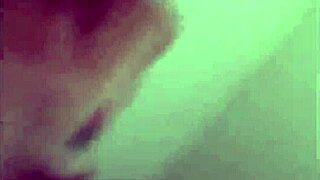 Wow! Lelijke zwangere slet geeft geestverruimende pijpbeurt in openbare gevangenisplein!