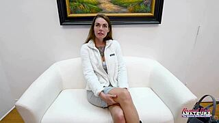 発情クーガーのパーカー、タトゥーと巨乳見せつけて激しく犯される！