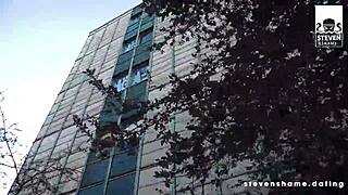 Ninfomanka Holly Banks in požrešna Milf Sophie Logan hrepenita po velikem mesu