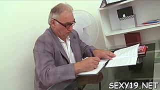 फ्री स्मॉल टीन गर्ल सक्स और हार्ड फक्स!