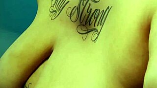 BBW Mari Huana pokušava da pojebe tu usku guzu jako 😈