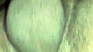 Femeie trans fierbinte geme în moment intim