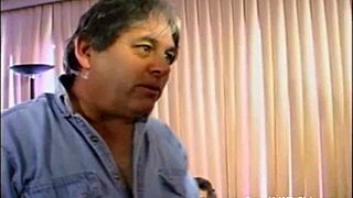 老公看着老婆在狂野时刻被操