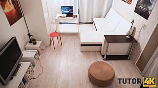 Kamere hvataju tutorku kako se skida za željnom momku