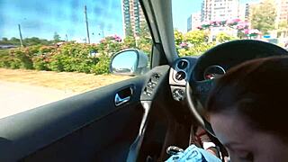 彼女の車フェティシで精液飲み込む