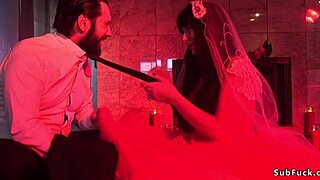 ميلف عروس مربوطة ودي بي مجموعة تُصفع بقوة