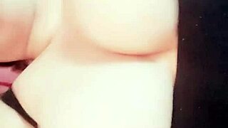 พ่อเลี้ยงรวยของฉันเย็ดฉันแรง