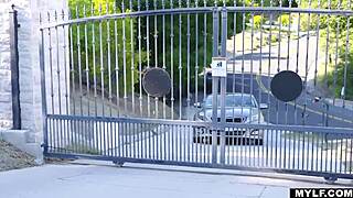 Procvičuju tipy na bezpečný sex s milf Nicole Aniston dnes