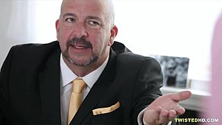 Ayah nggak suka ini DP sama Lea Lexis dan kelompok kontol besarnya