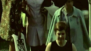 复古禁忌家庭：英国熟女毛厨房秘密，复古揭秘