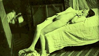 Cítim sa divoko s dvoma storočiami vintage pornky od Dark Lantern Entertainment. Prežívam chlpaté skupinové vzrušenie!