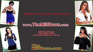 MILF-pomo vaatii kovaa anaali leikkiä toimistossa rimjob-sessiossa työntekijän kanssa