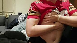 Naken blondin twerkar hårt på min soffa