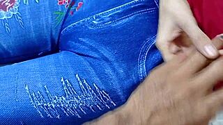 जीजू समर वैकेशन में साली को जोर से पाउंड करते हैं देसी एचडी