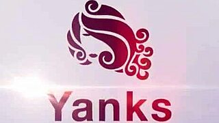 Lexi P wibruje swoją przekłutą łechtaczkę do orgazmu.