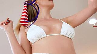 Заварени татко, научи ме на семейната традиция за 4 юли!