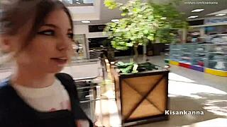 ผู้หญิงหักหลังสามีในห้องเปลี่ยนเสื้อกลืนน้ำเงี่ยน