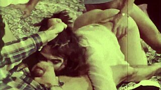 امرأة متزوجة كلاسيكية تمتص قزبين صلبين