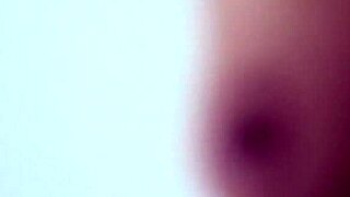 Fiu vitreg dependent de anal, mama vitregă își arată fundul!