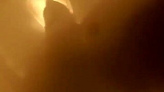 แม่เลี้ยงชอบโดนเย็ดเงียบๆ! ครีมพายผิวข้ามกับควยดำใหญ่