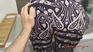 Hej stedmor, hvorfor bliver du hele tiden hængende hjemme med vilje? Er det din måde at drille mig hele dagen på?