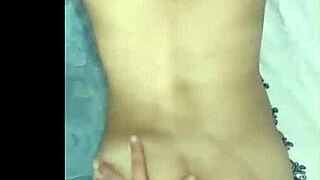 ¡Oye vecina, por qué me follas mejor que mi marido? ¡Dime tu secreto!