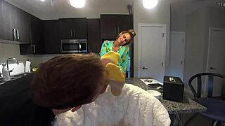 Yo, nevlastný syn, pokračuj v olizovaní mojich potných nylonových chodidiel full HD!