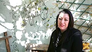 MILF Yvanna est une salope cochonne