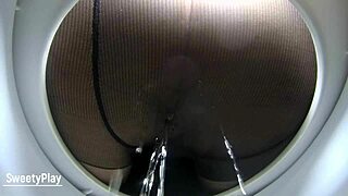 팬티스타킹 오줌 싸는 거 히든캠 걸려