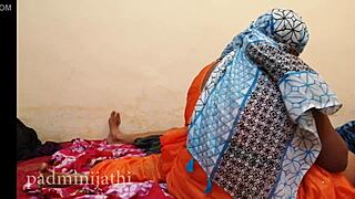 Тамилска леля се чука забавно с другар от общото