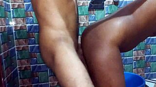 अमेच्योर पार्टनर्स स्विच करते हैं इंटेंस कपल्स पार्टी ग्रुप फकिंग में