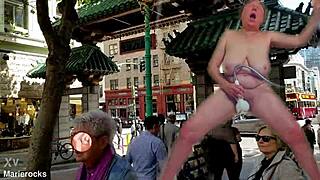 Uite-o pe turistă gilf masturbându-se! Rezisti la videoul ei sălbatic?