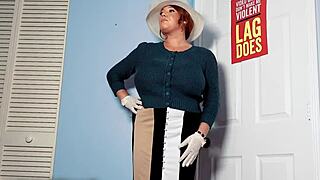 Joi mama - nevlastná mama pomáha s erekciou pred kostolom