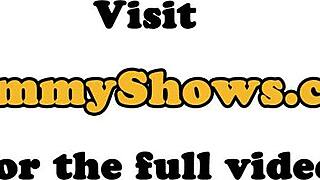 Småtitter stesøster føler nytelse fra milfs oralsex