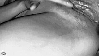 Matrigna seduce figliastro con figa e piedi