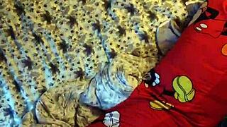 مُمسك أتجسس على أمي في لحظة خاصة