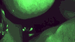 विंटेज इंटररेसियल मिल्फ क्लासिक स्टाइल दिखा रही है