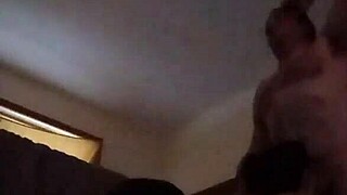 ثلاثية مع رجلي وصديق أمي