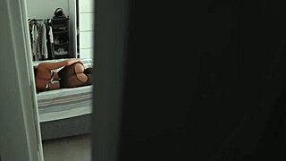 Het milf-styvmamma knullar maken under styvsons blick