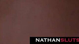 Calda casalinga Alysa Gap brama gioco anale bollente