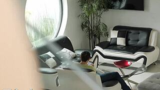 Hey, se denne modne blonde få saftig creampie-action!