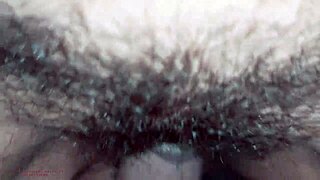 Hé, nézd ezt az érett cougart, amint arcba lövik POV-ban!