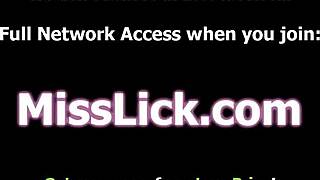 Nevlastní dcera touží po chuti nevlastní mámy!