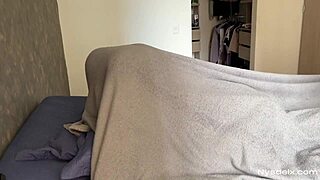 Sabah Webcam Oturumu Latina Çiftle Savannah Altında