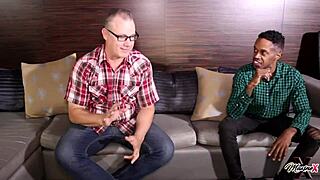 Horká cougar Maxine X stříká ve trojce