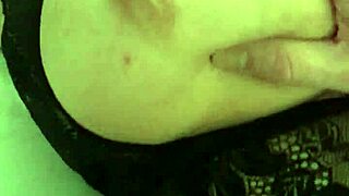 Чукаме се в това секси бельо сега